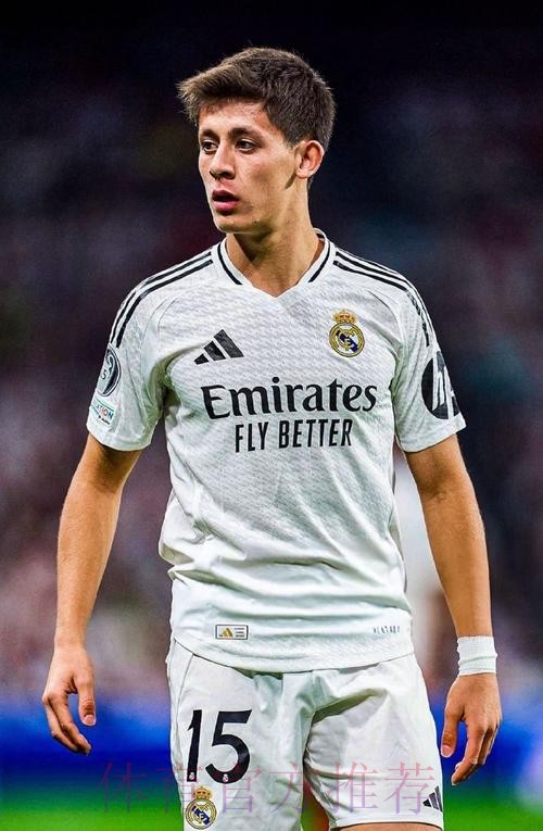 马卡:皇马仍在阵中寻找组织核心 居莱尔无法胜任 马卡:皇马仍在阵中寻找组织核心 居莱尔无法胜任